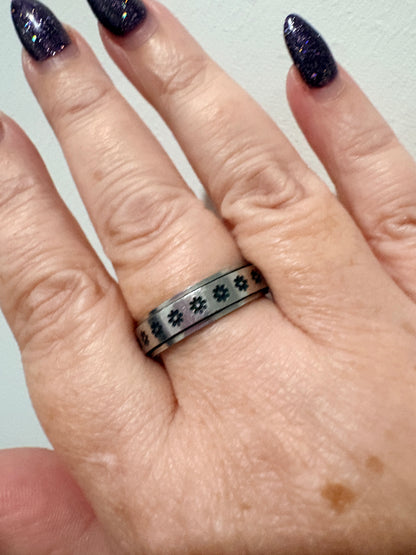 Daisy Spin Ring